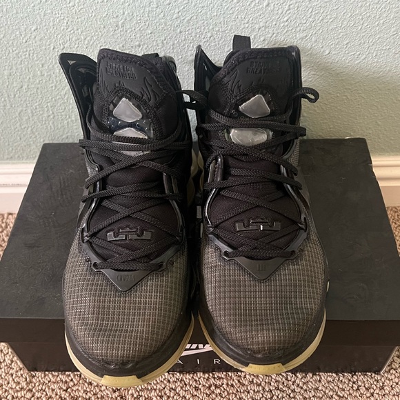 Nike Lebron XIX 19 "Black Green Glow" Mens
Basketball Shoes CZ0203-003 - Picture 5 of 6